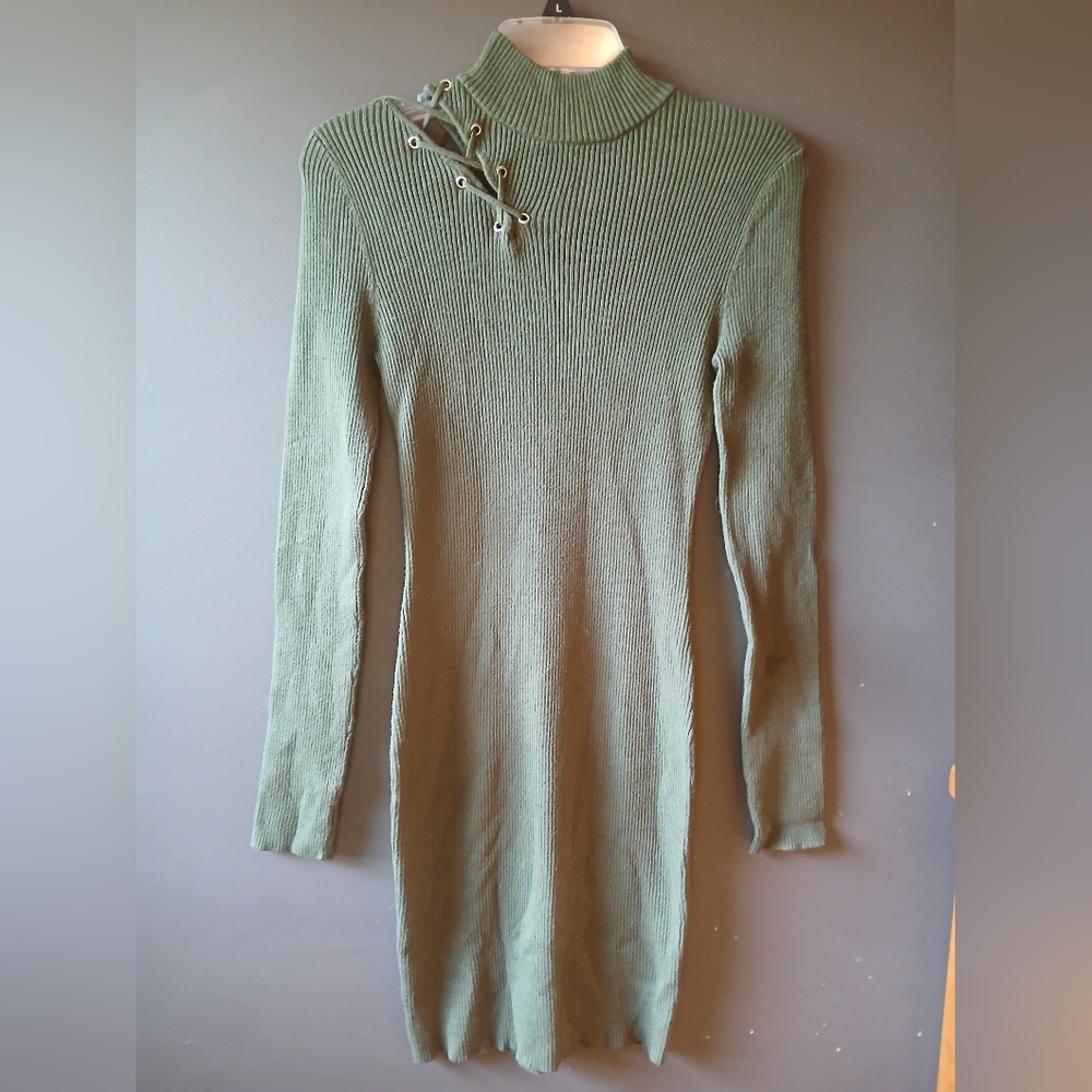 NO BOUNDARIES WOMEN'S LARGE (11-13) GREEN LONG SLEEVE DRESS